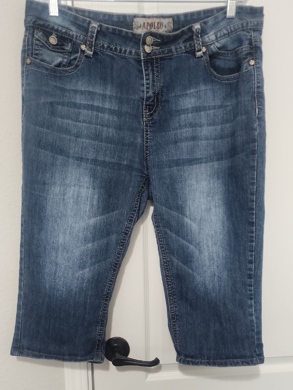 Apollo Women's Blue Denim Capri Jeans